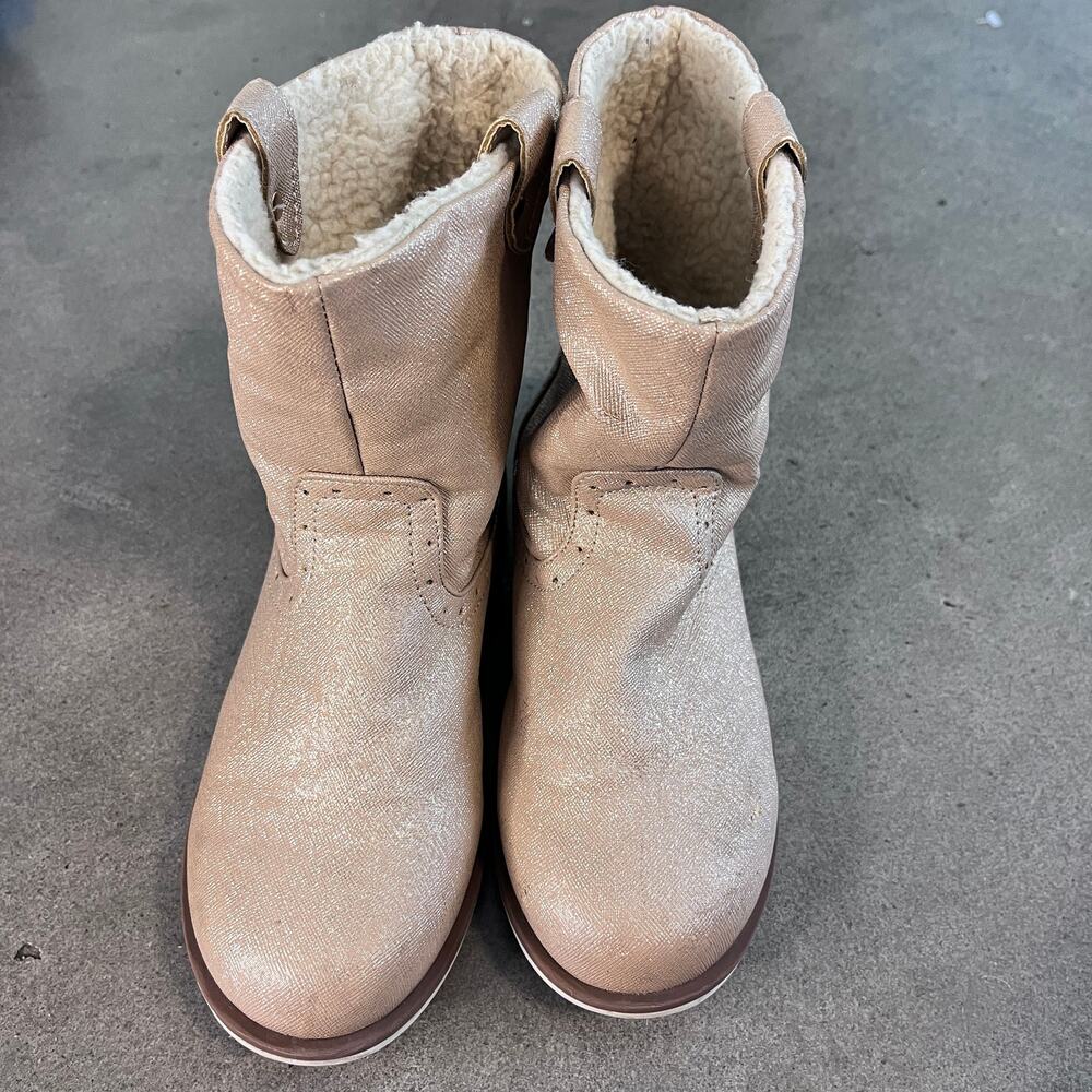 Childrens Place Gold shimmer mid shaft girls fur lined boots size 1 shoes